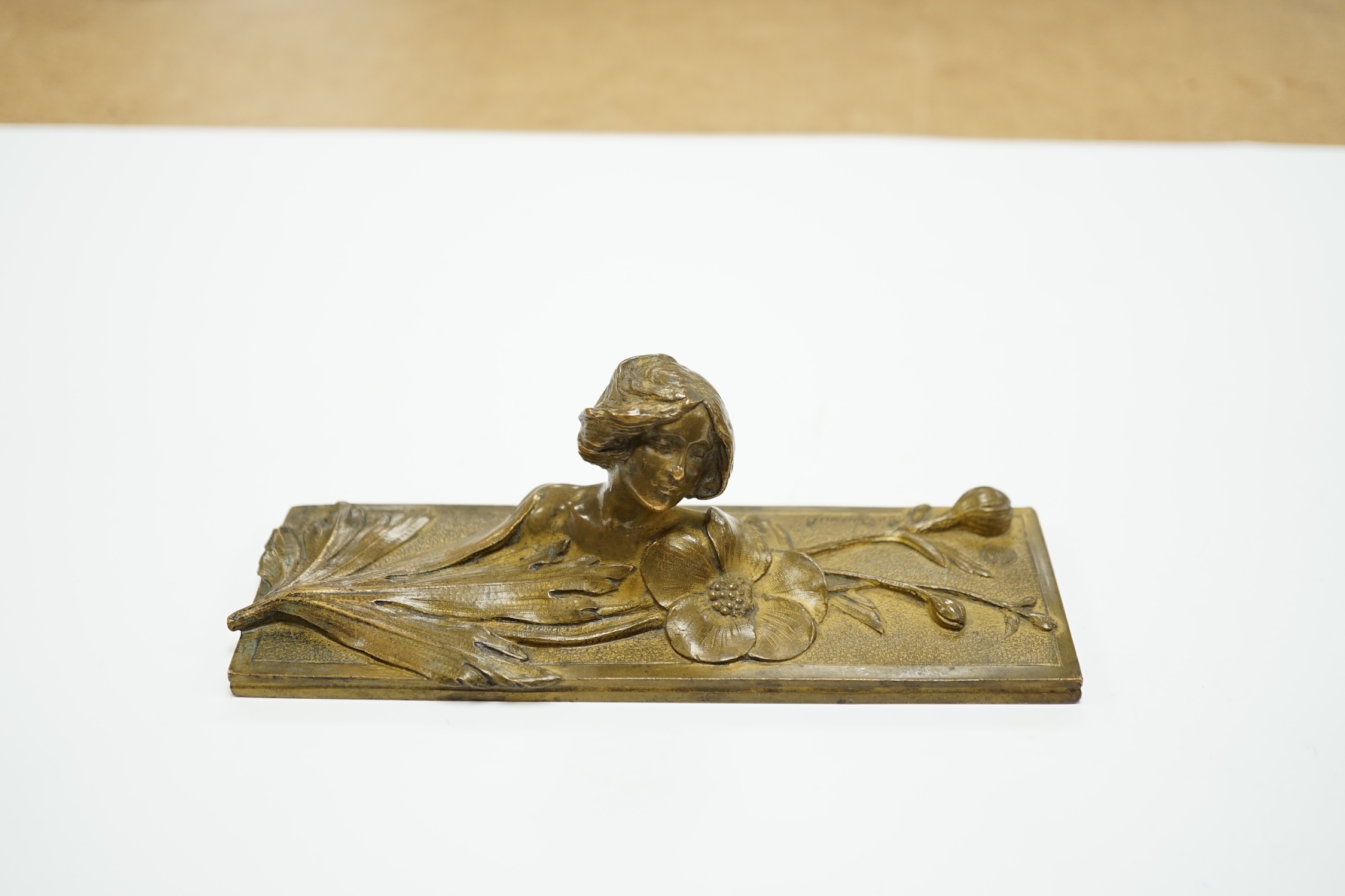 An Art Nouveau, Maurice Bouval bronze paperweight, 16.5cm wide